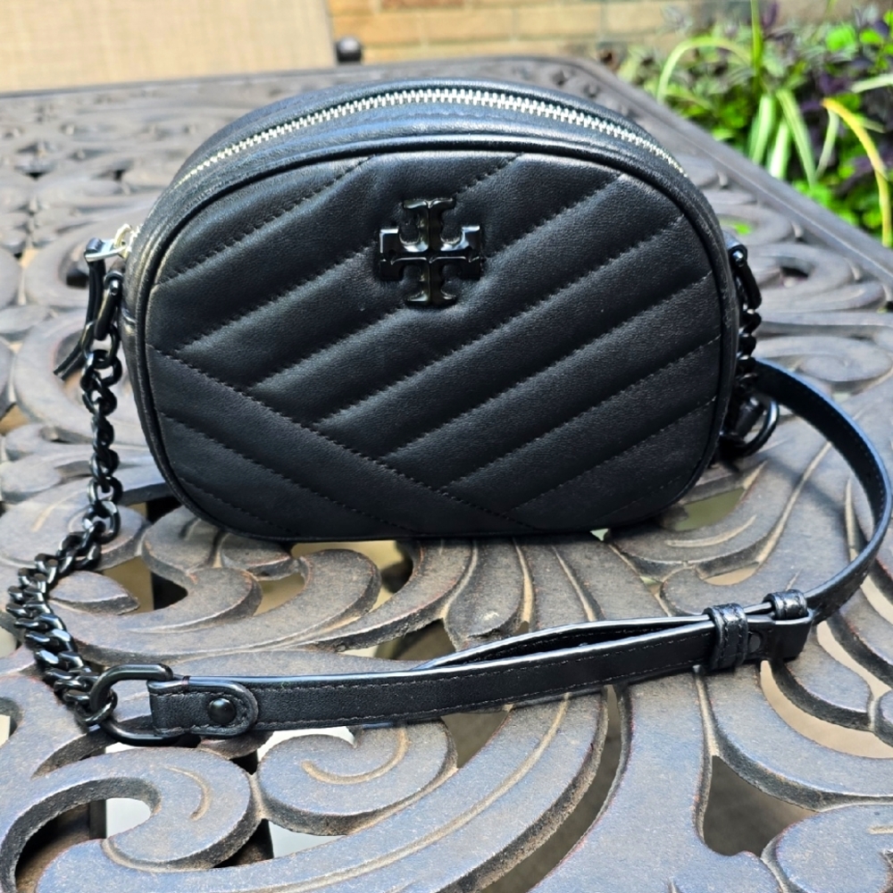 Tory Burch Kira Chevron Camera bag Black On Black